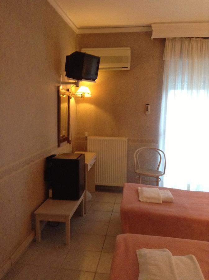 Plotini Hotel Dhidhimotikhon Habitación foto